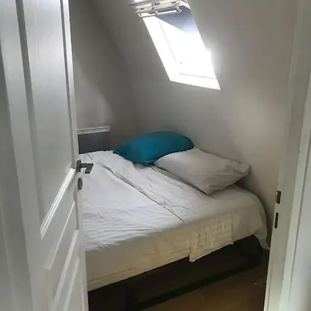 Charming Parisian Under The Rooftops דירה *